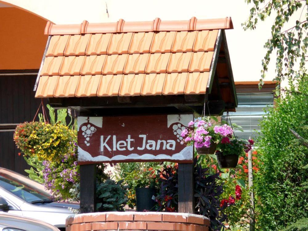 Klet Jana Bed and Breakfast Jastrebarsko Eksteriør billede