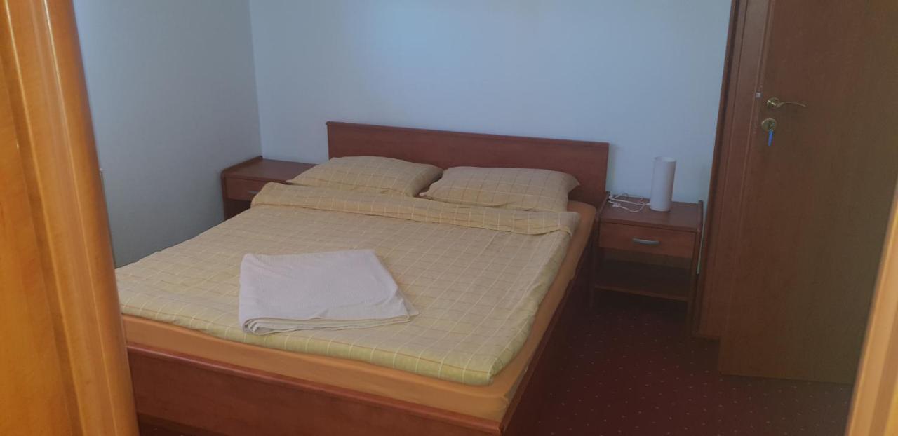 Klet Jana Bed and Breakfast Jastrebarsko Eksteriør billede